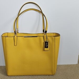 Coach East West Madison Saffiano Yellow Leather Shoulder Bag/Tote
